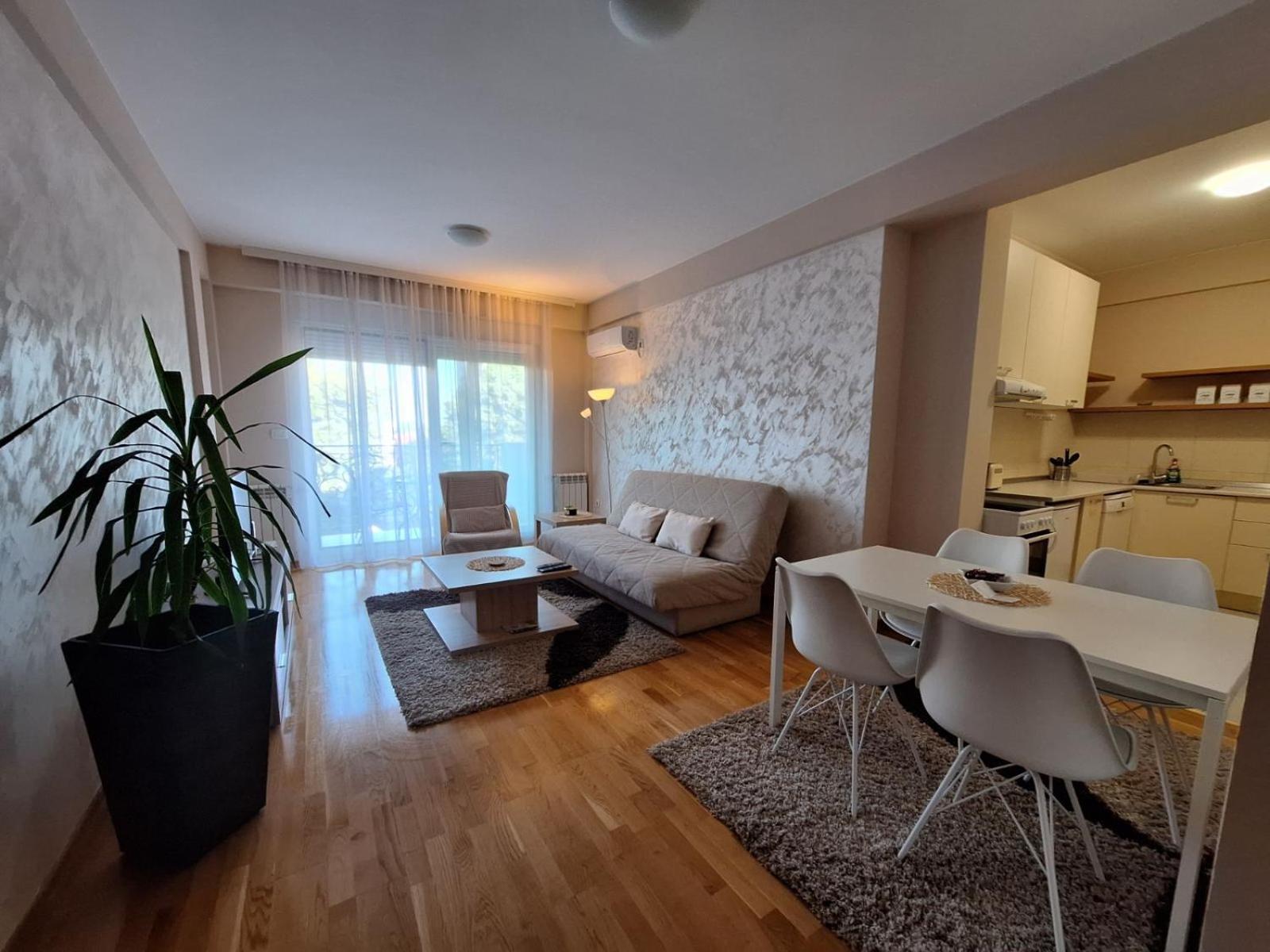 San Apartment Cacak Luaran gambar
