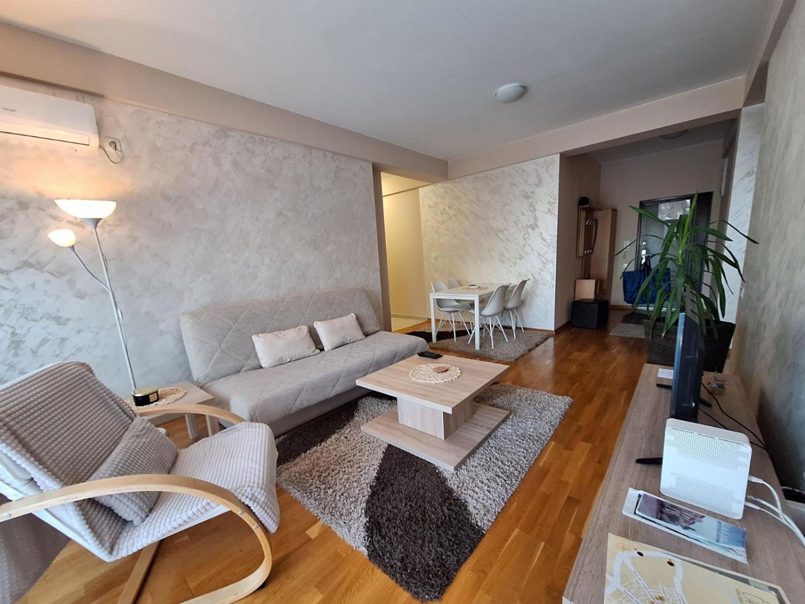 San Apartment Cacak Luaran gambar