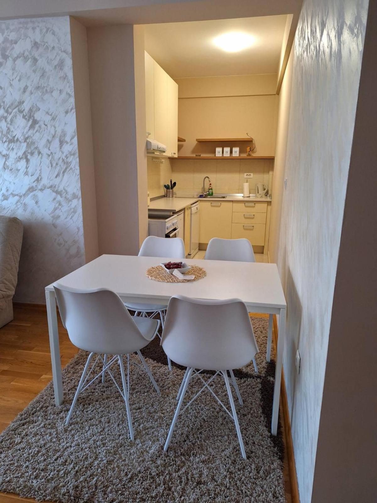 San Apartment Cacak Luaran gambar