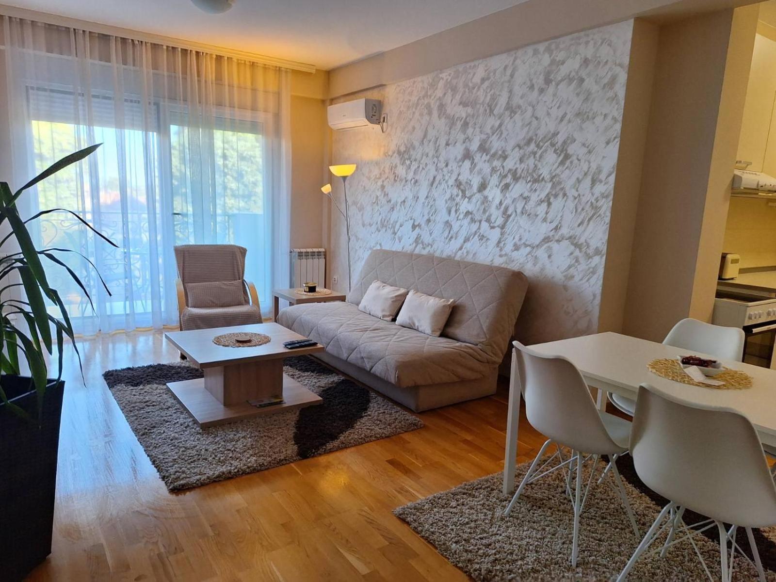 San Apartment Cacak Luaran gambar